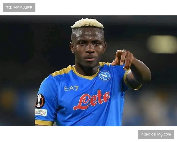 那不勒斯2-0莱切，奥斯梅恩破门，主队防守阵型切换成取胜关键